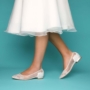 Kép 3/3 - TESS, törfehér szatén cipő